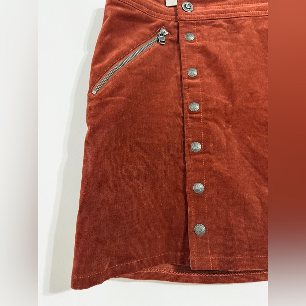 SOLD 26. KÜHL WOMEN’S RUST CORDUROY MINI SKIRT SIZE 8 BUTTON ZIPPER POCKETS - Picture 3 of 10